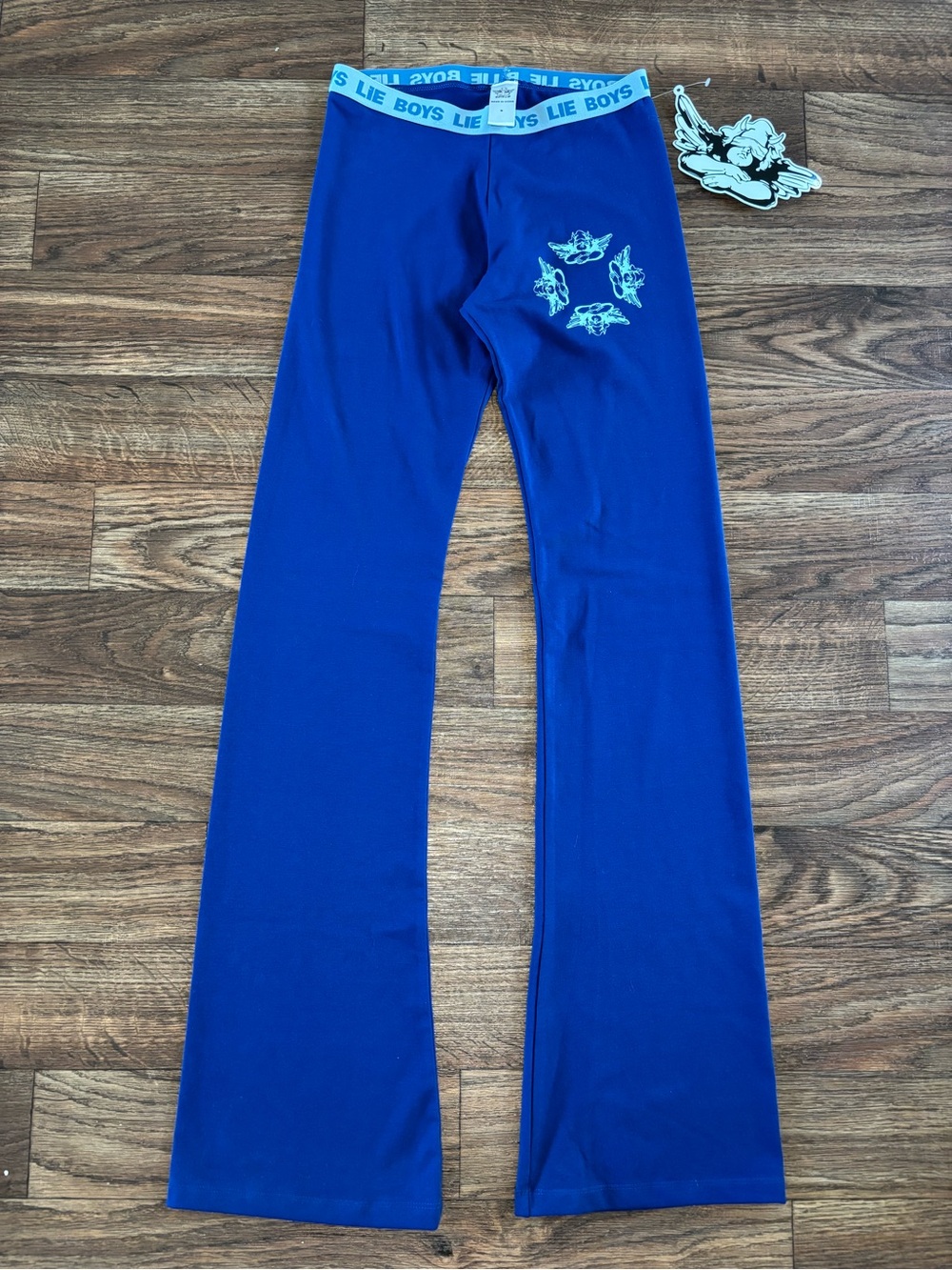 NWT Boys Lie Head Over Heels Graphic Flare Leg High Rise Yoga Pants Revolve M - Picture 2 of 12